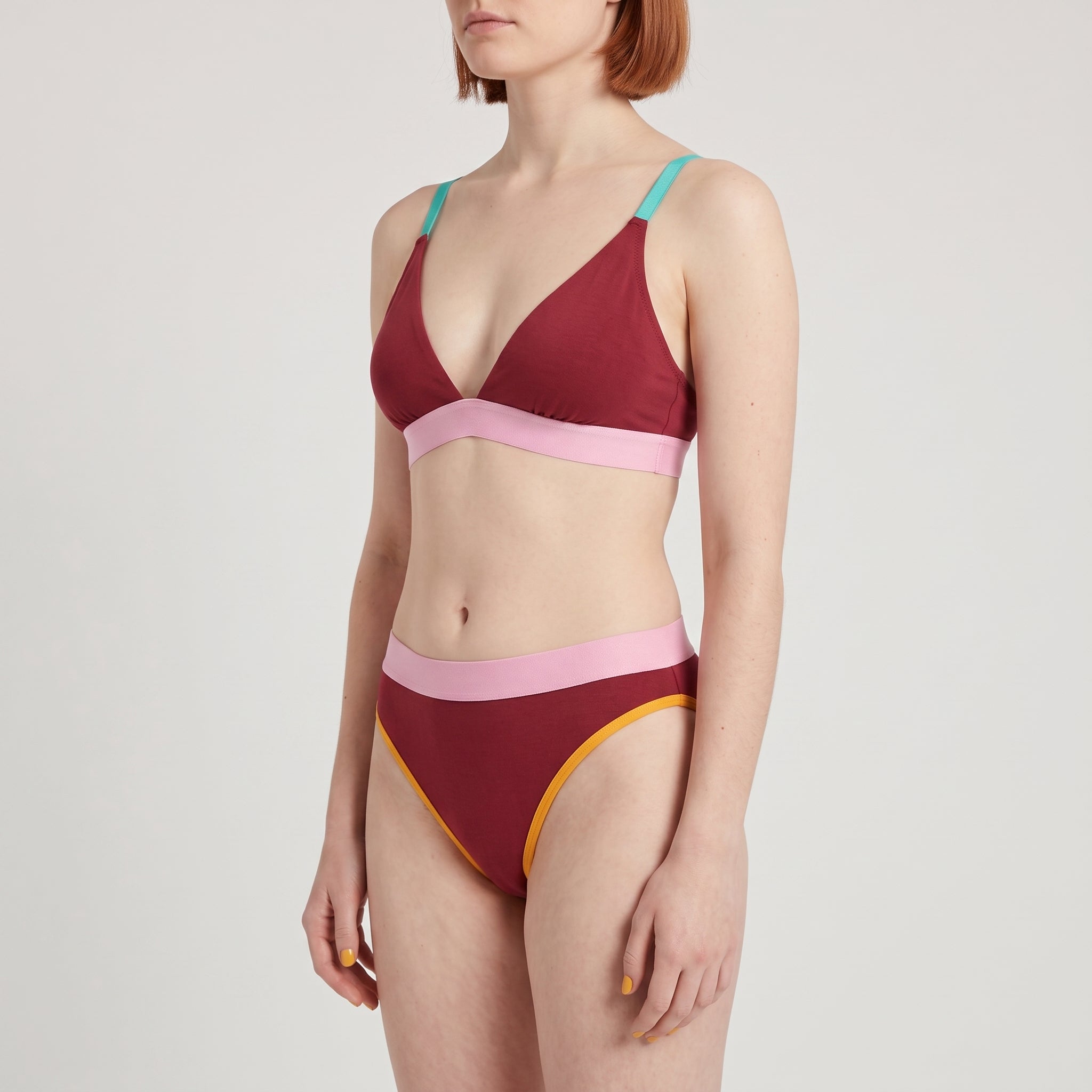 Triangle Bra + Elastic French Brief Set | Multicolor, worn, close-up